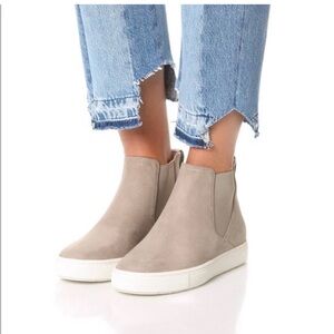 NEW VINCE NEWLYN HIGH TOP CHELSEA WOMEN SNEAKER, TAN SUEDE SIZE 7